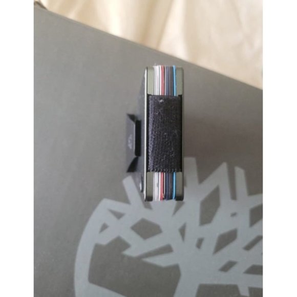 Slim Metal Wallet for Men - Minimalist Tactical Wallet - RFID Blocking Wallet - Picture 3 of 6